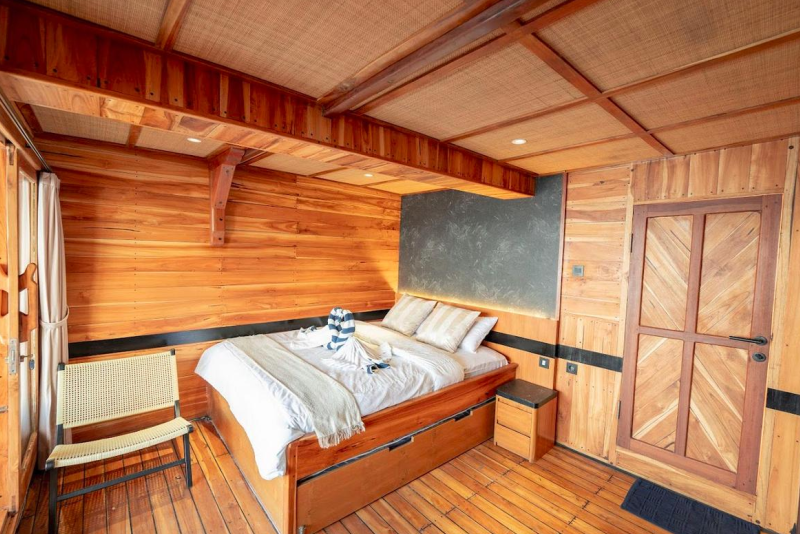 Lamborajo III - Master Ocean View Cabin